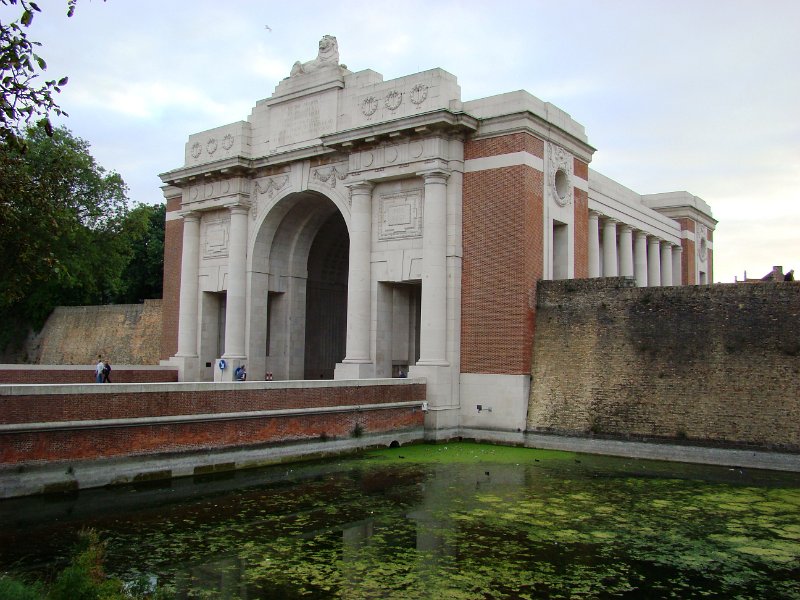 DSC03536.JPG - The Menen gate, Ypres