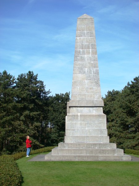 DSC03571.JPG - Butte British Cemetary - 5th Australian Division memorial